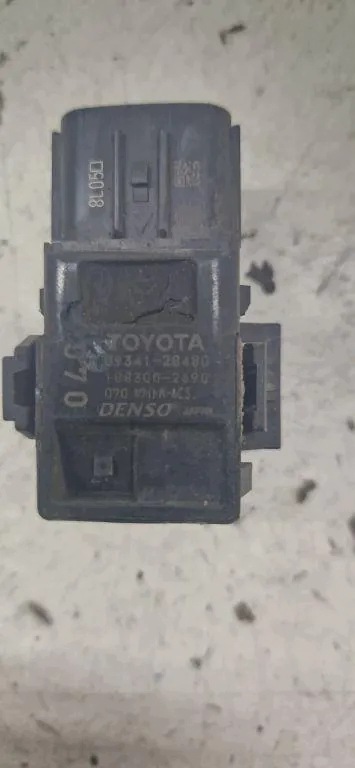 Kiihtyvyysanturi Toyota Prius 1.8 2010 8934128480