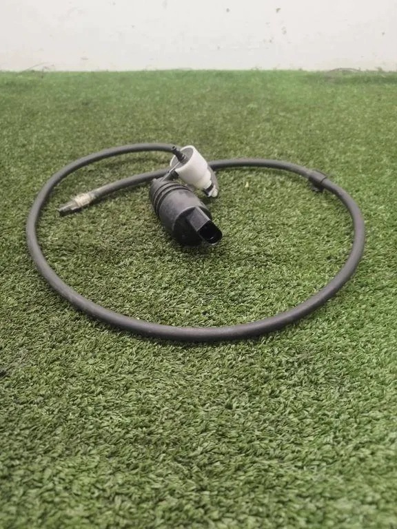BMW i3 Windshield Washer Pump Used image 4