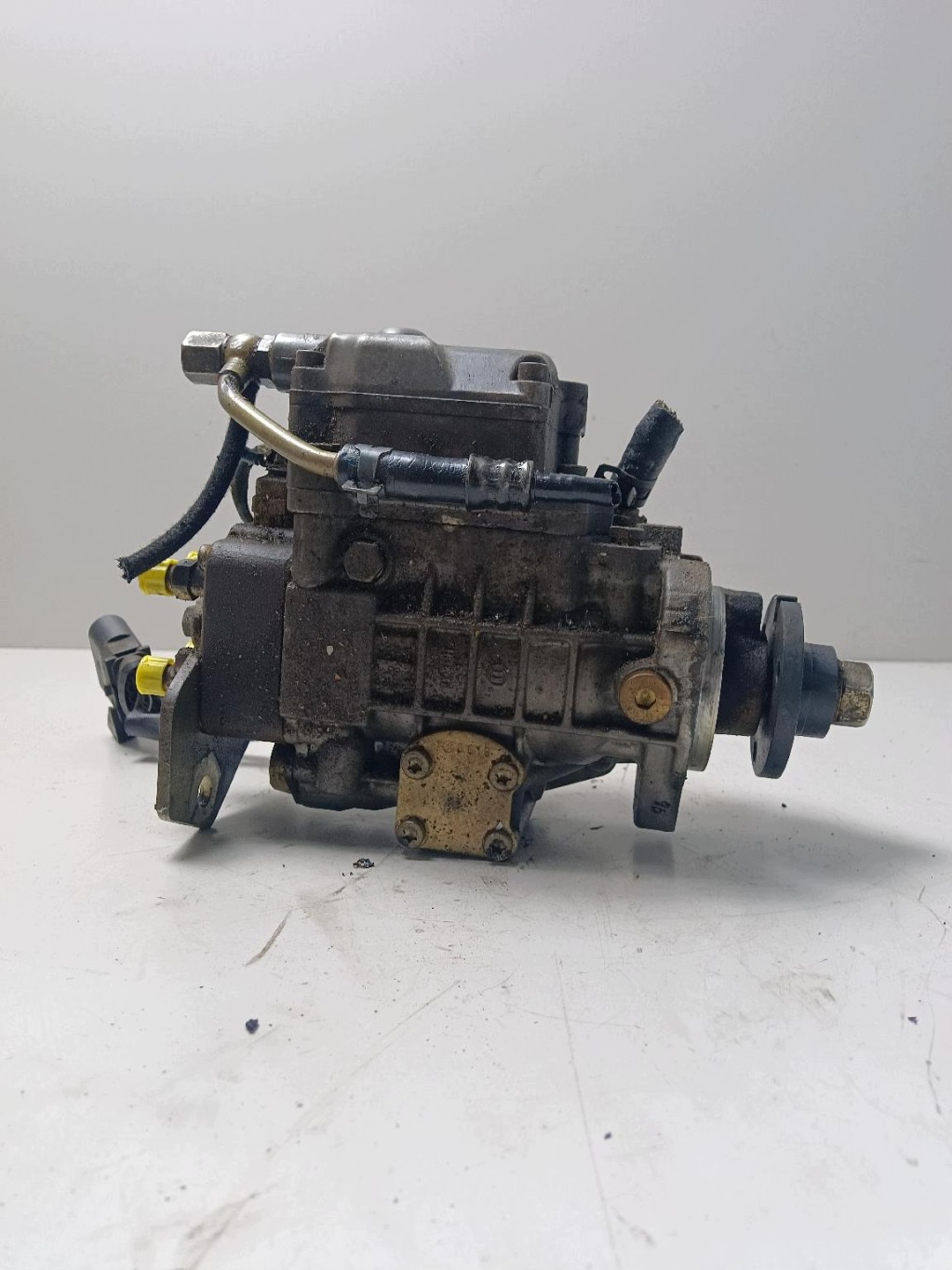 VW Golf IV Einspritzpumpe 038130107D image 3