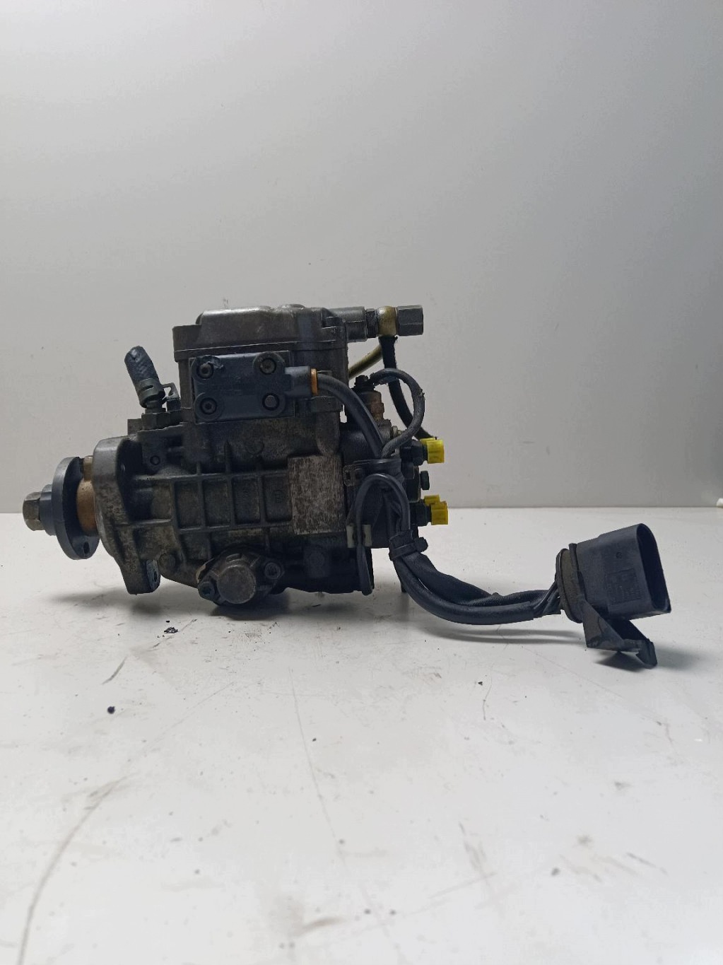 VW Golf IV Einspritzpumpe 038130107D image 5