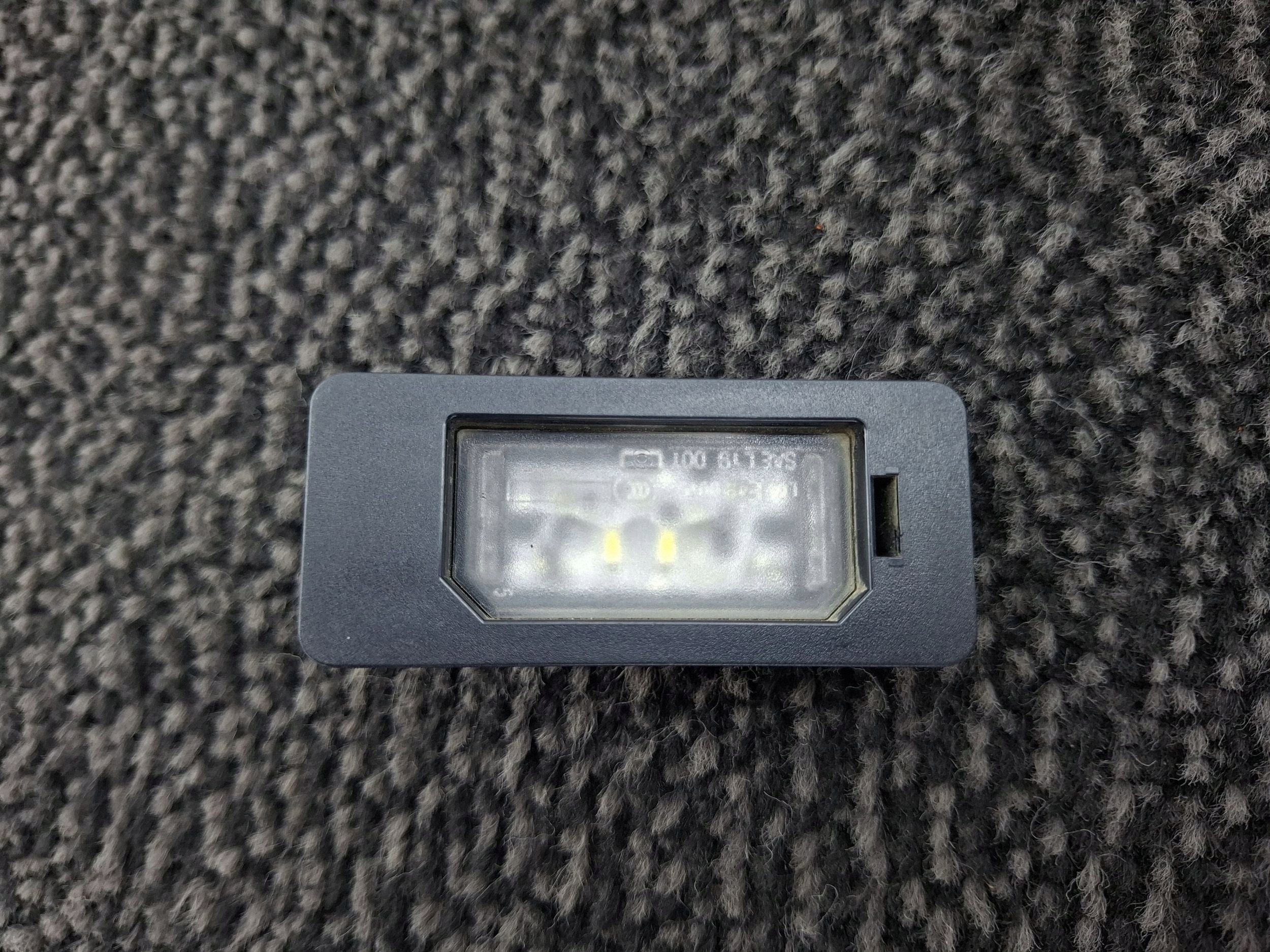 Lâmpada LED Placa BMW 2 Active Tourer U06 2024 image 2