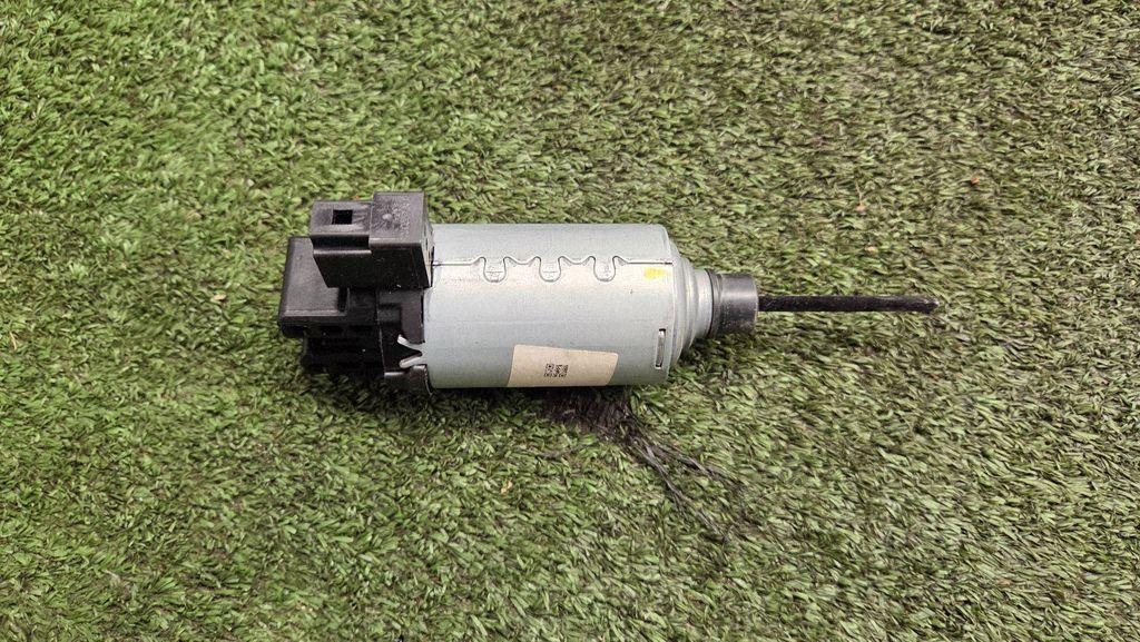 Motor do assento dianteiro esquerdo HYUNDAI 8500457 usado image 4