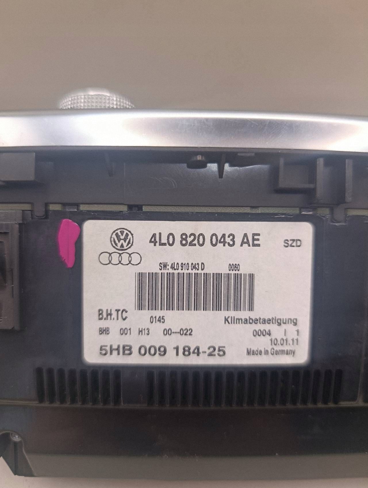 Panneau de climatisation Audi Q7 4L 4L0820043AE image 5