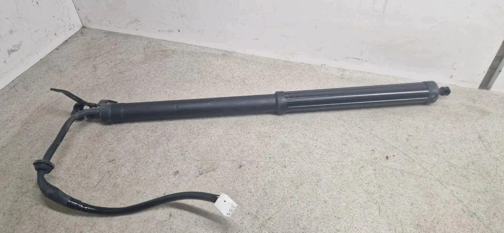 Oikea takaluukun avaaja TOYOTA 1060410565 2.5D 2020