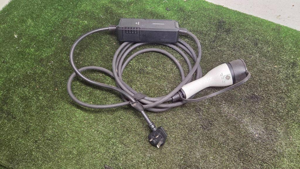 Câble de charge HYUNDAI EN50620 239kW 2023 image 2