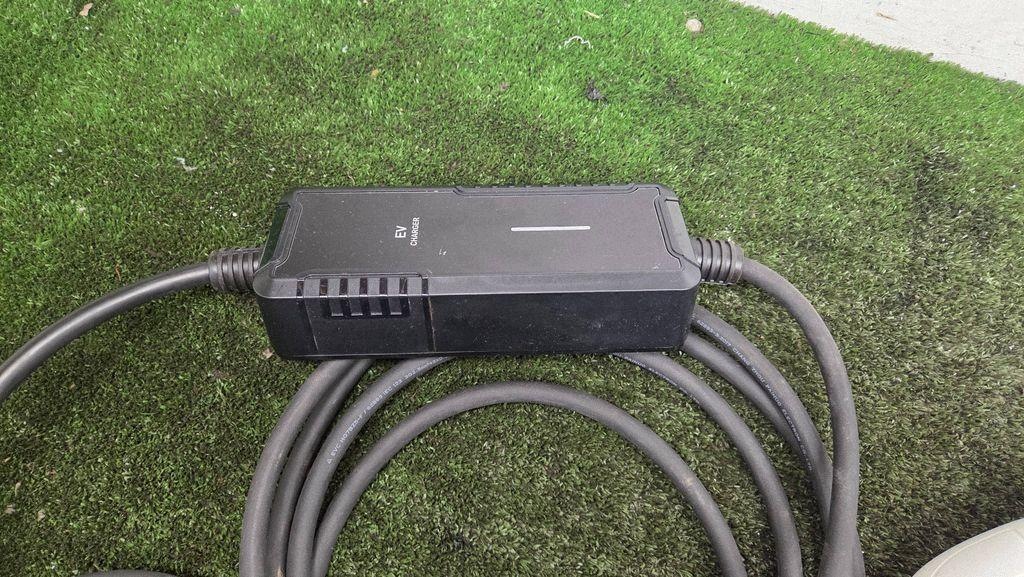Cable de carga Hyundai EN50620 239kW 2023 usado