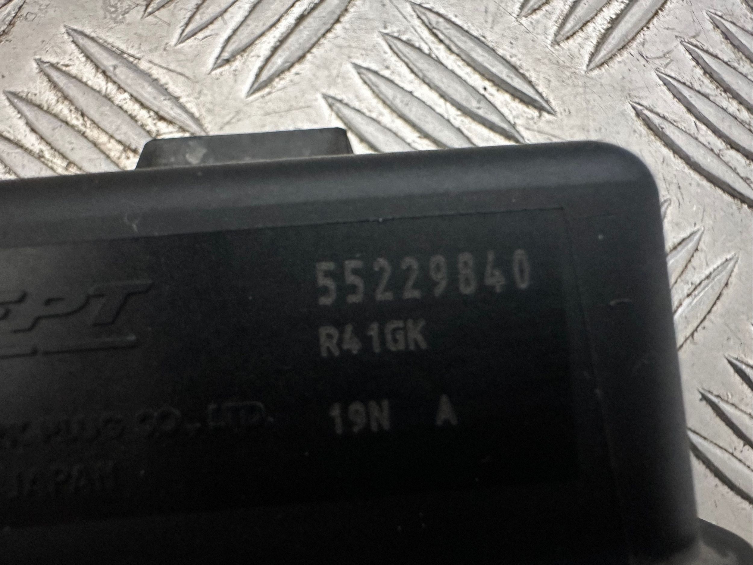 Glow Relay 55229840 Citroen Nemo 1.3 HDI 75KM 08-15 image 3