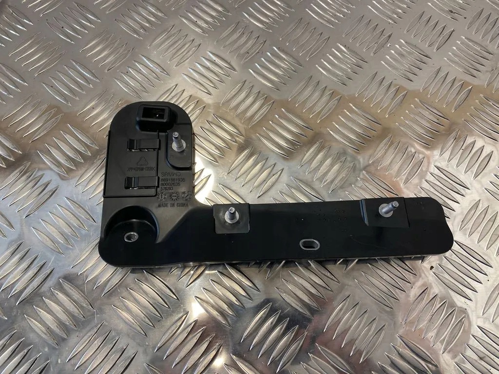 Volvo EX30 2024 : Support garde-boue OEM 576283 image 2
