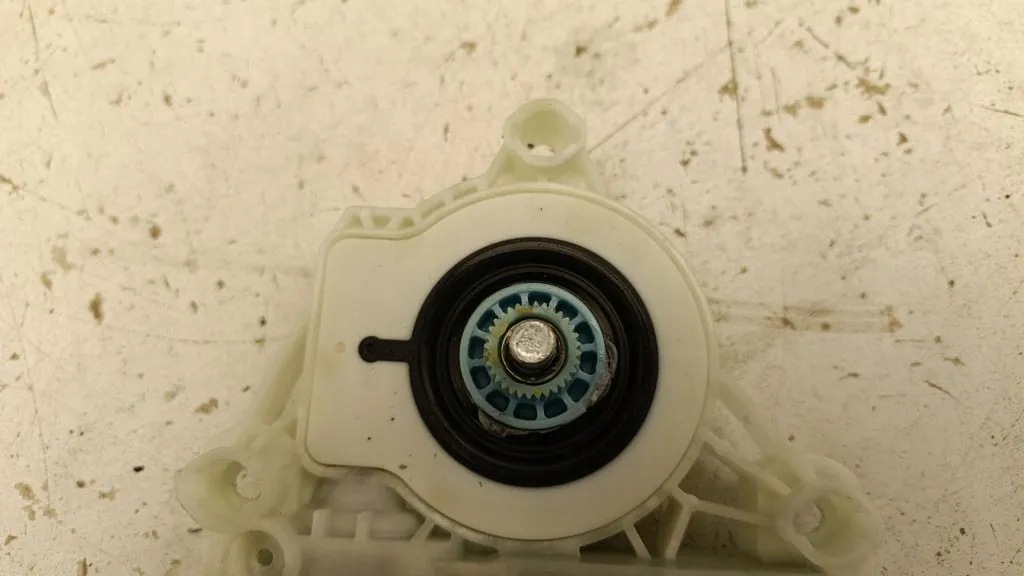 Motor elevalunas delantero Tesla Model Y 2022 image 4