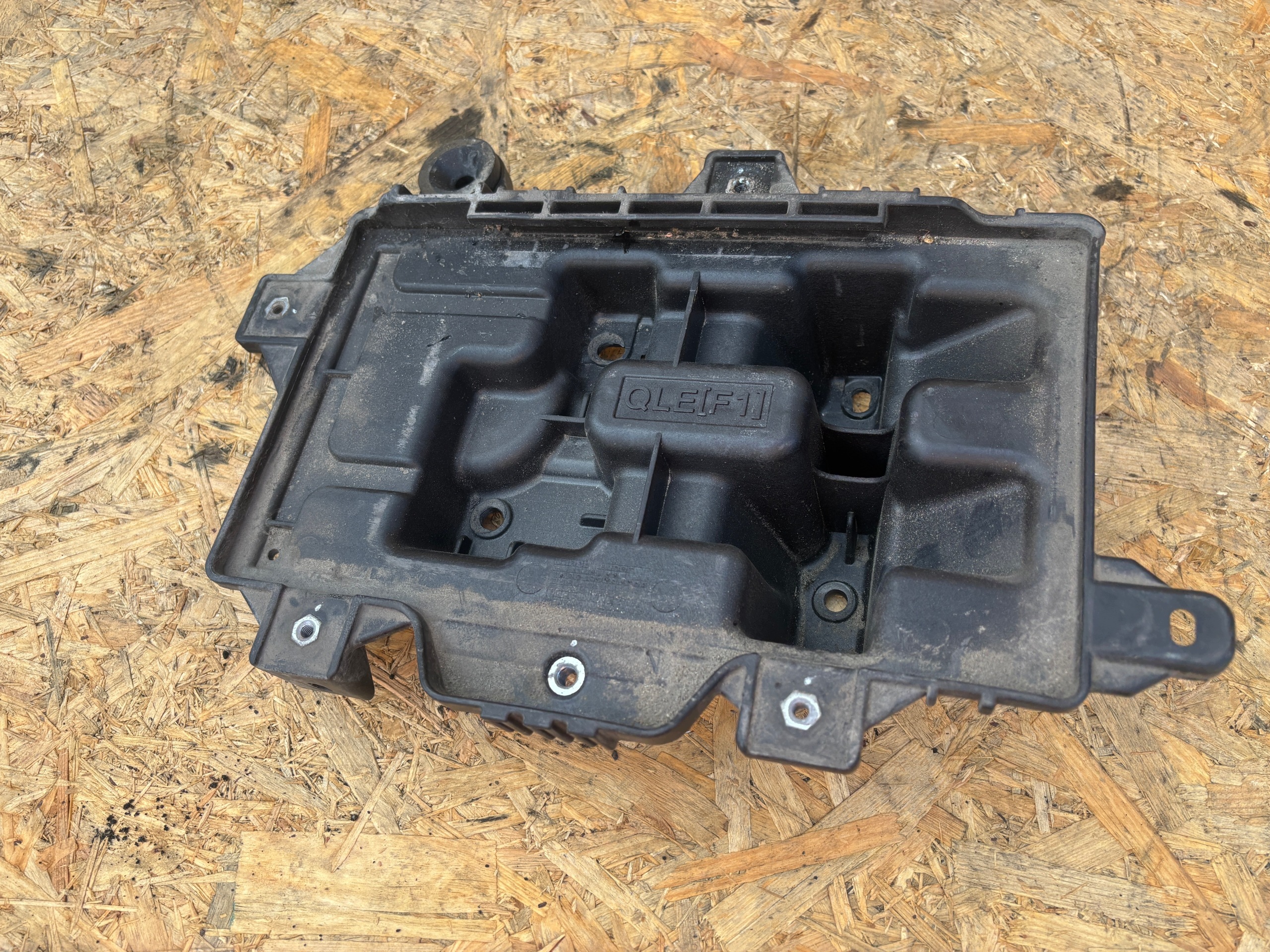 Kia Sportage IV Batterijhouder 37150-F1500 image 2
