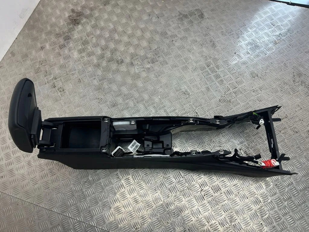 Citroen C4 III e-C4 Armlehne Konsole 118774A0 image 3