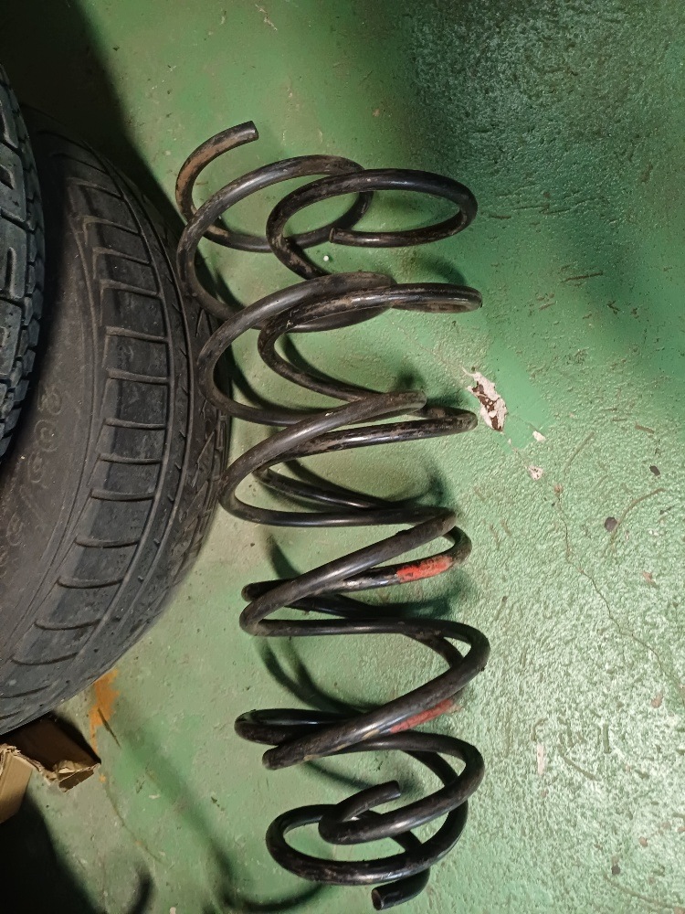 Mola Suspensão Dianteira Volvo 960 S90 V90 1995-1998