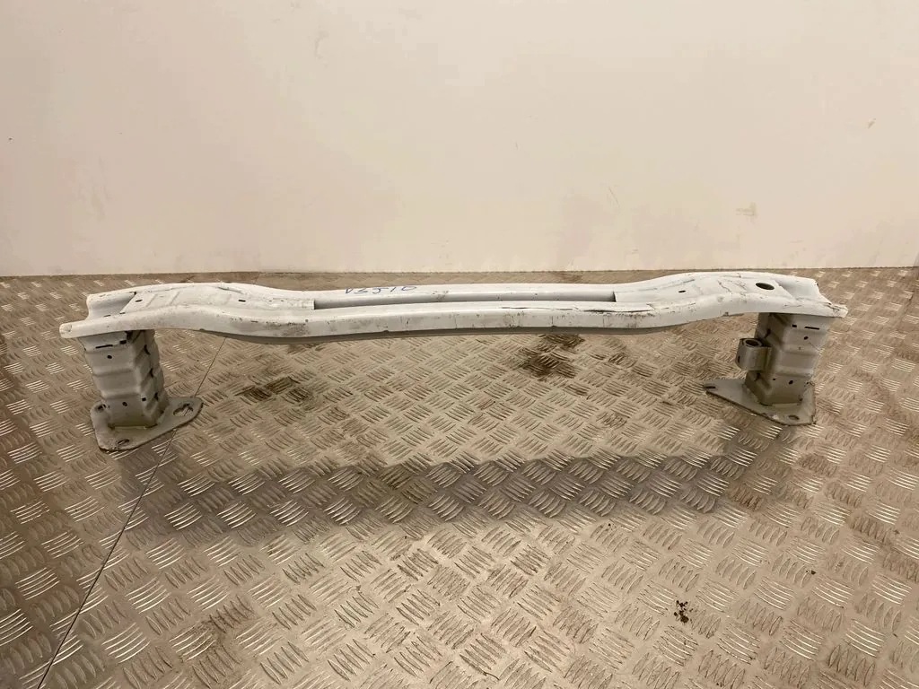 Takapuskurin palkki Citroën C4 III 1696070R00