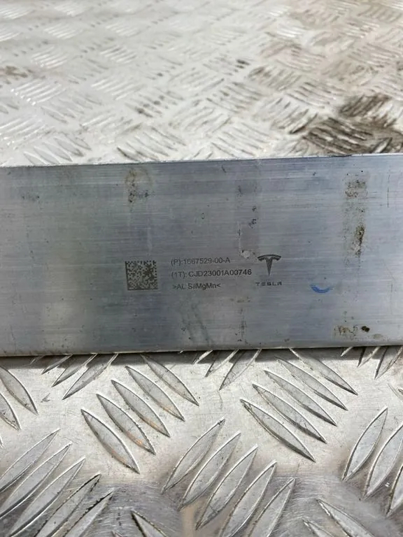 Tesla Model Y untere Querträgerverstärkung 1667529-00-A image 6