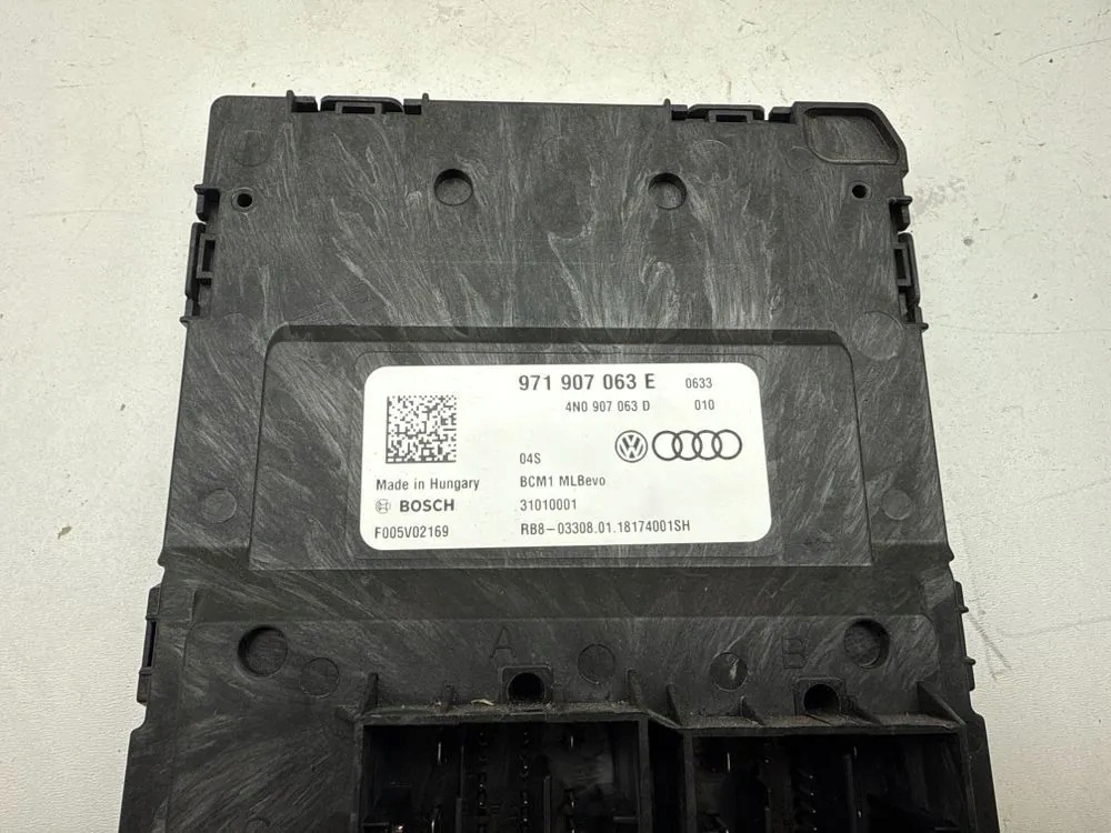 Module confort Porsche Taycan 4N0907063D 2022 image 3