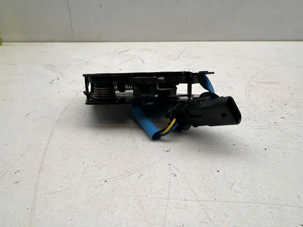 Volvo EX30 2024 Capot Verrou 8892063129 image 4