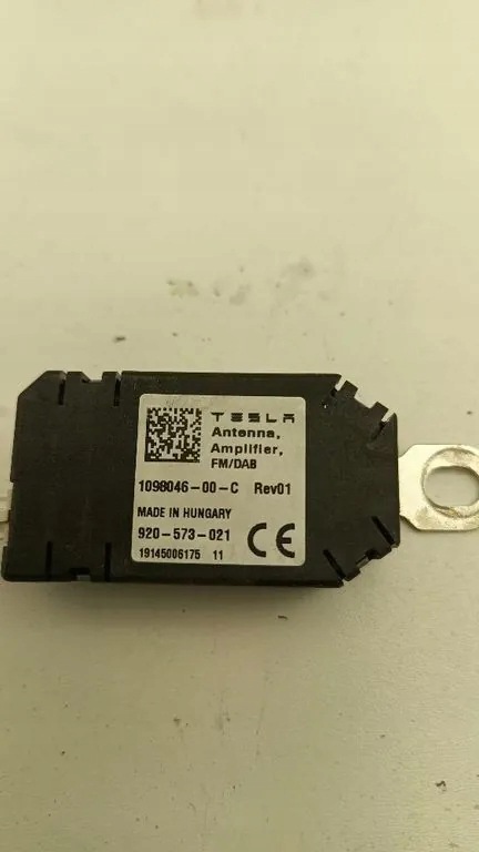 Amplificateur d'antenne Tesla Model 3 109804600C image 5