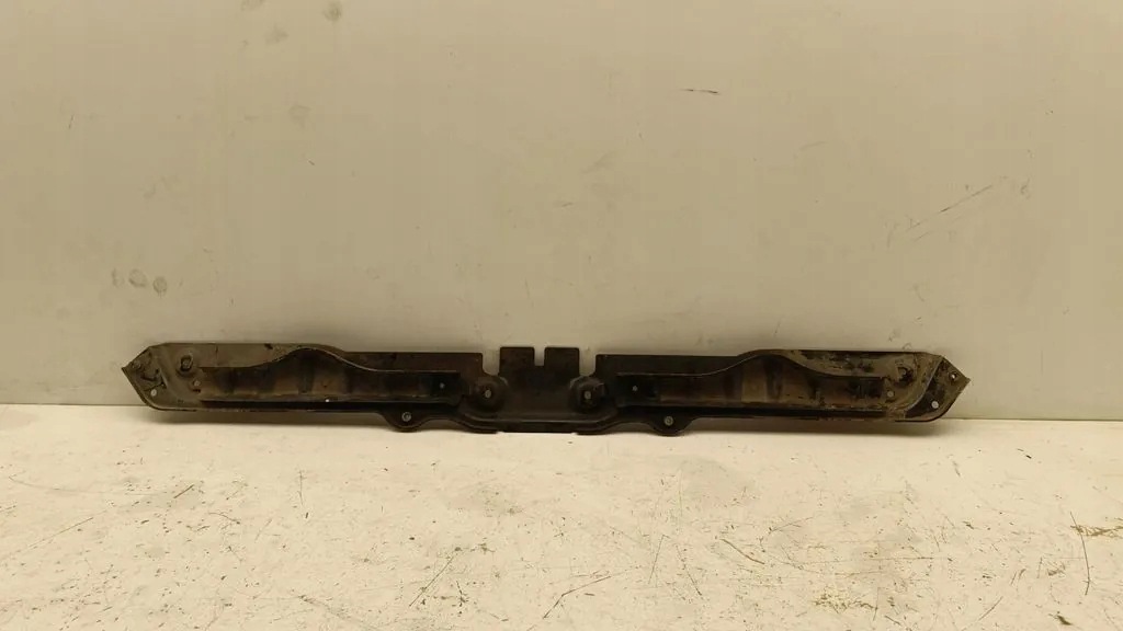 Panel de cierre Tesla Model Y 145232501B usado image 3