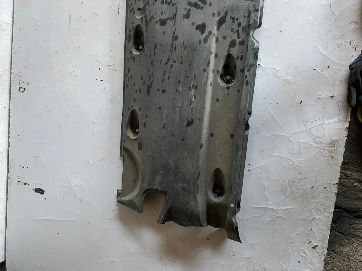 Placa Proteção Chassi Esquerda Skoda Superb II