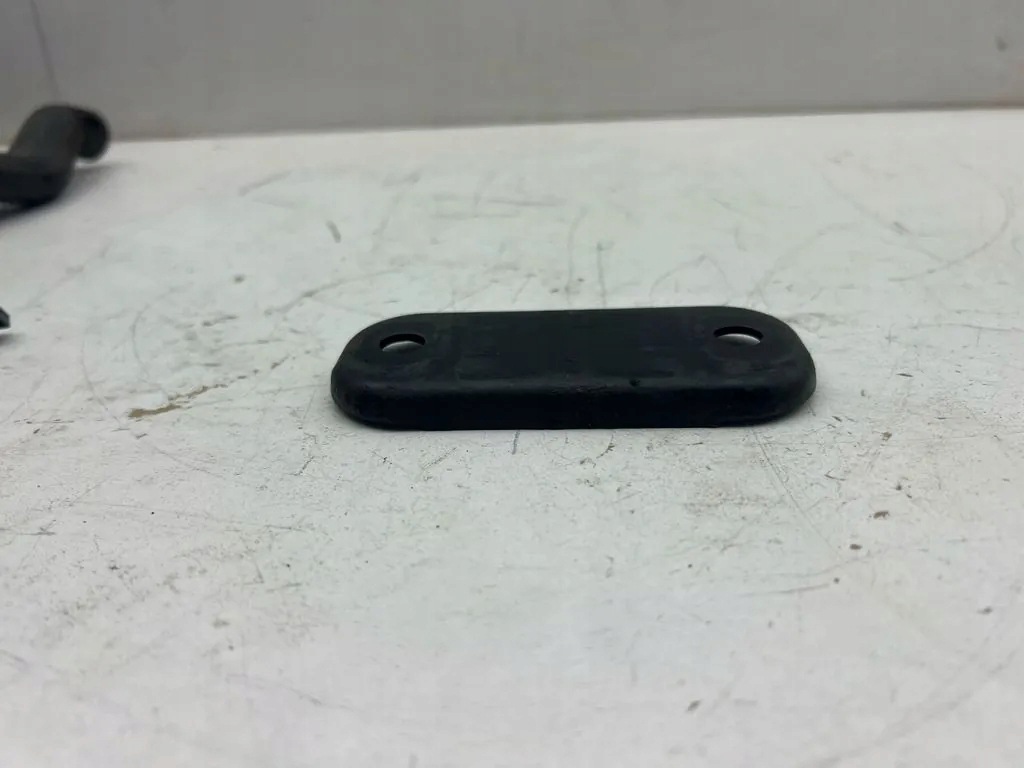 Stabilisatorfäste fram vänster Porsche Panamera 971 971411055A image 3