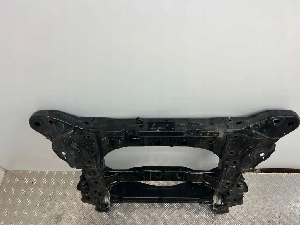 2024 Volvo EX30 Ski Rack Front P8894874656 image 3