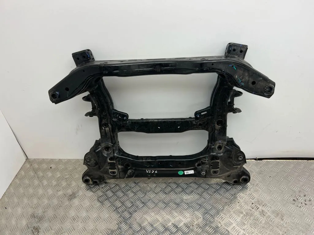 2024 Volvo EX30 Ski Rack Front P8894874656 image 4