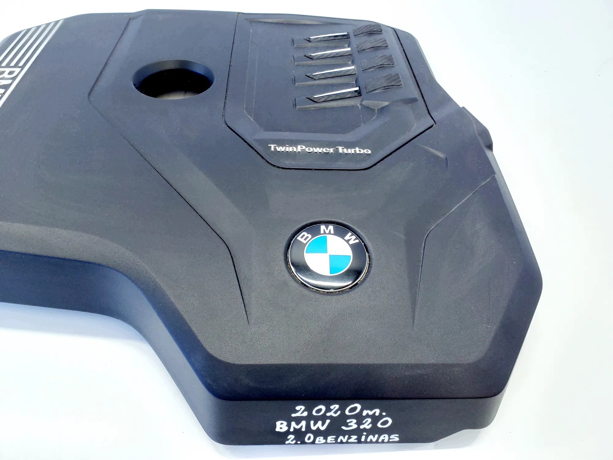 Ylä moottorin suojus BMW BBP230401 2.0L bensa 135kW 2020