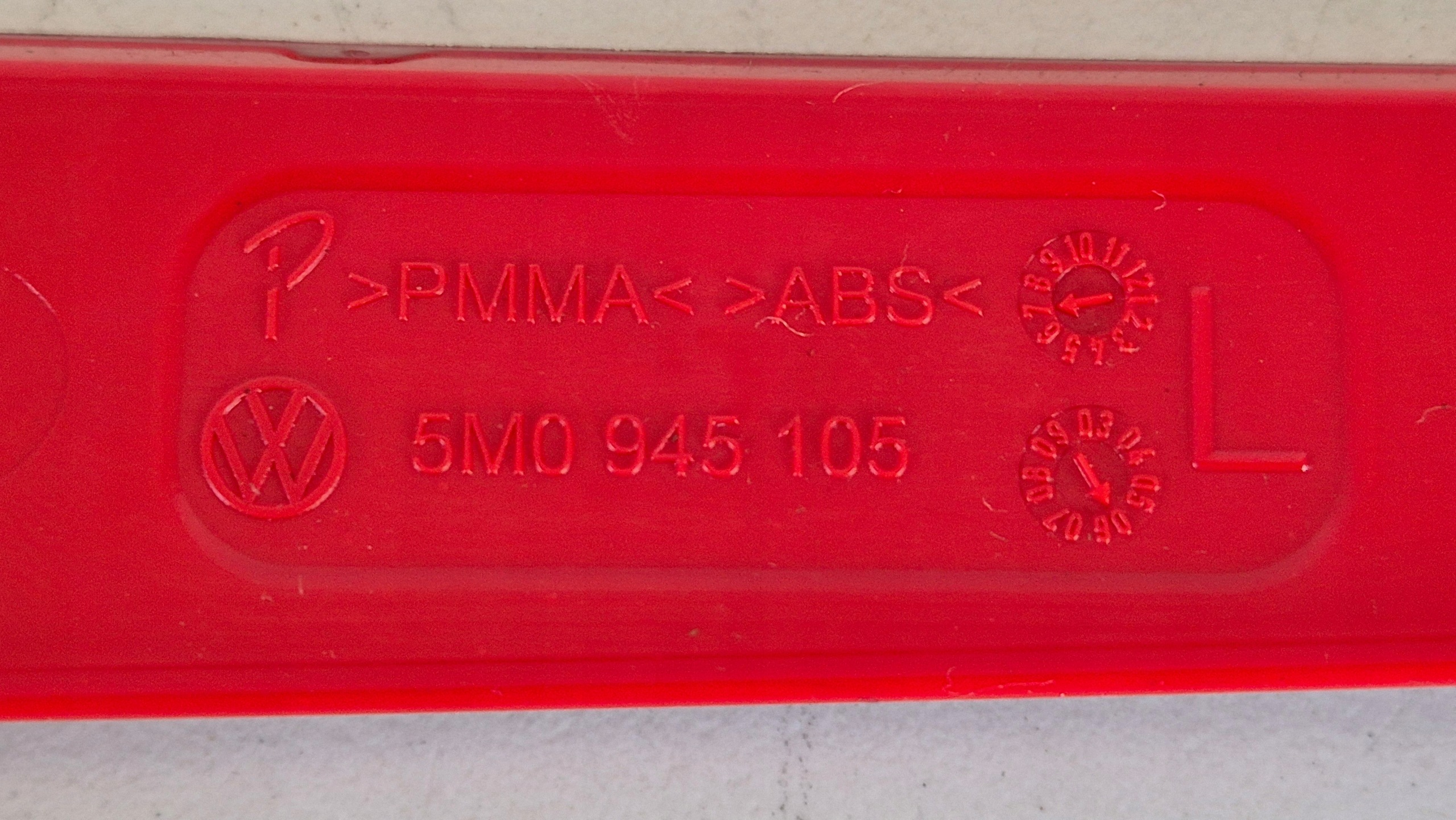 Volkswagen OE 5M0945105 - Feu arrière image 8