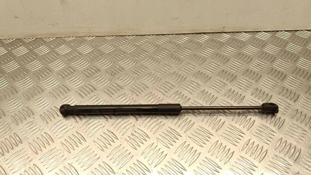 KIA NIRO takaluukun oikea nostin 81781G5000