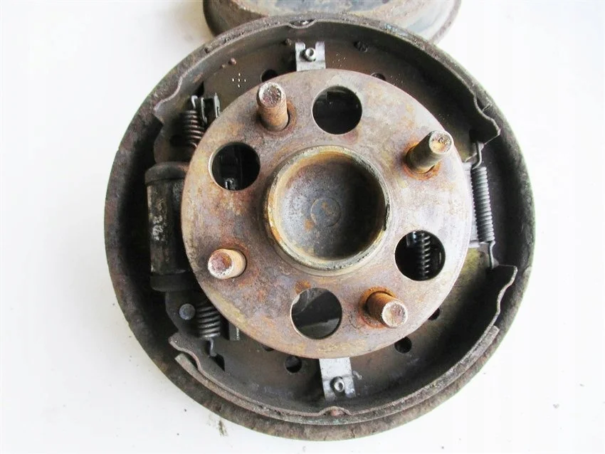 Takapyörän napa Toyota Yaris II 2006-2011