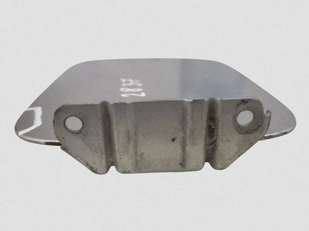 Polttoainetankin luukku VW Caddy III 1K0010398K