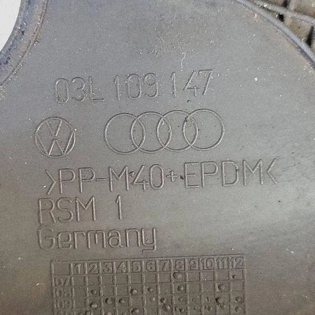 Kamremsskydd Audi A1 1.6 TDI 03L109147 image 5