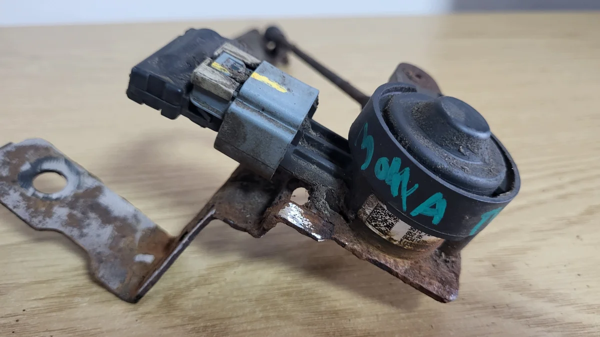 Sensor Nivelación Xenon Opel Mokka A Trasero image 4