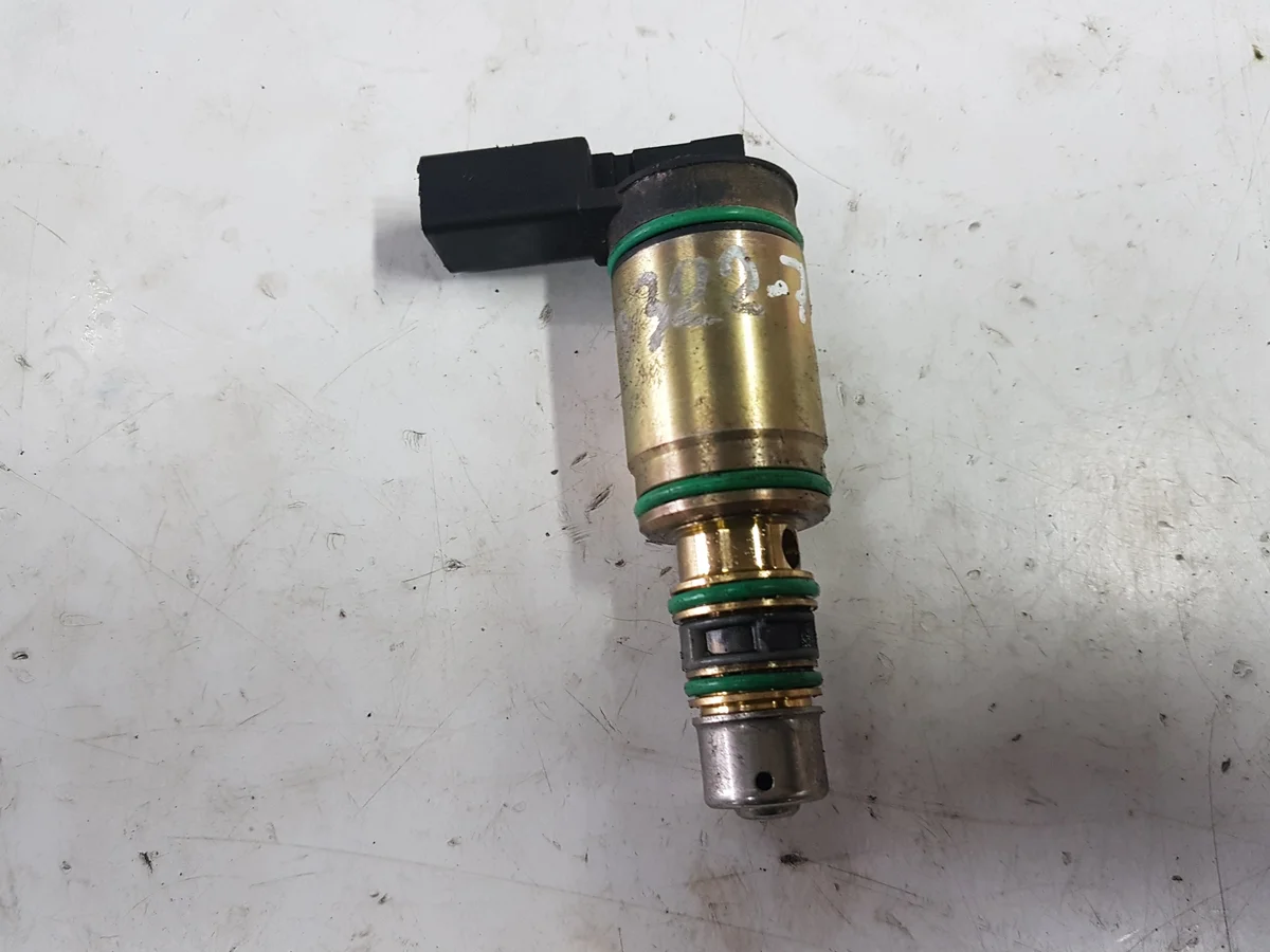 Ilmastoinnin kompressorin anturi 8FK351322-741