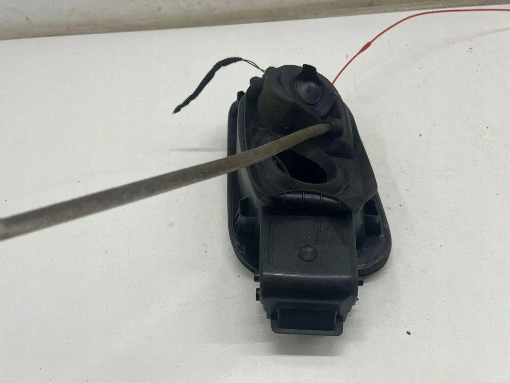 Audi Q7 (4M) klep brandstoftank 8S0862153 image 3