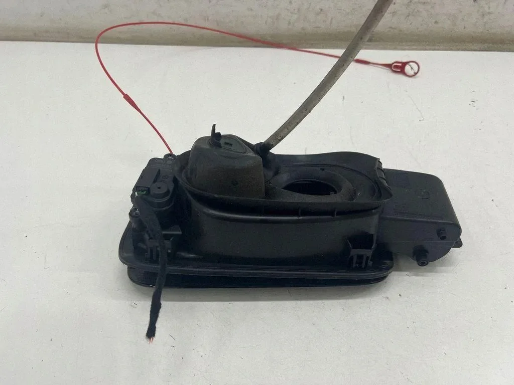 Audi Q7 (4M) klep brandstoftank 8S0862153 image 4