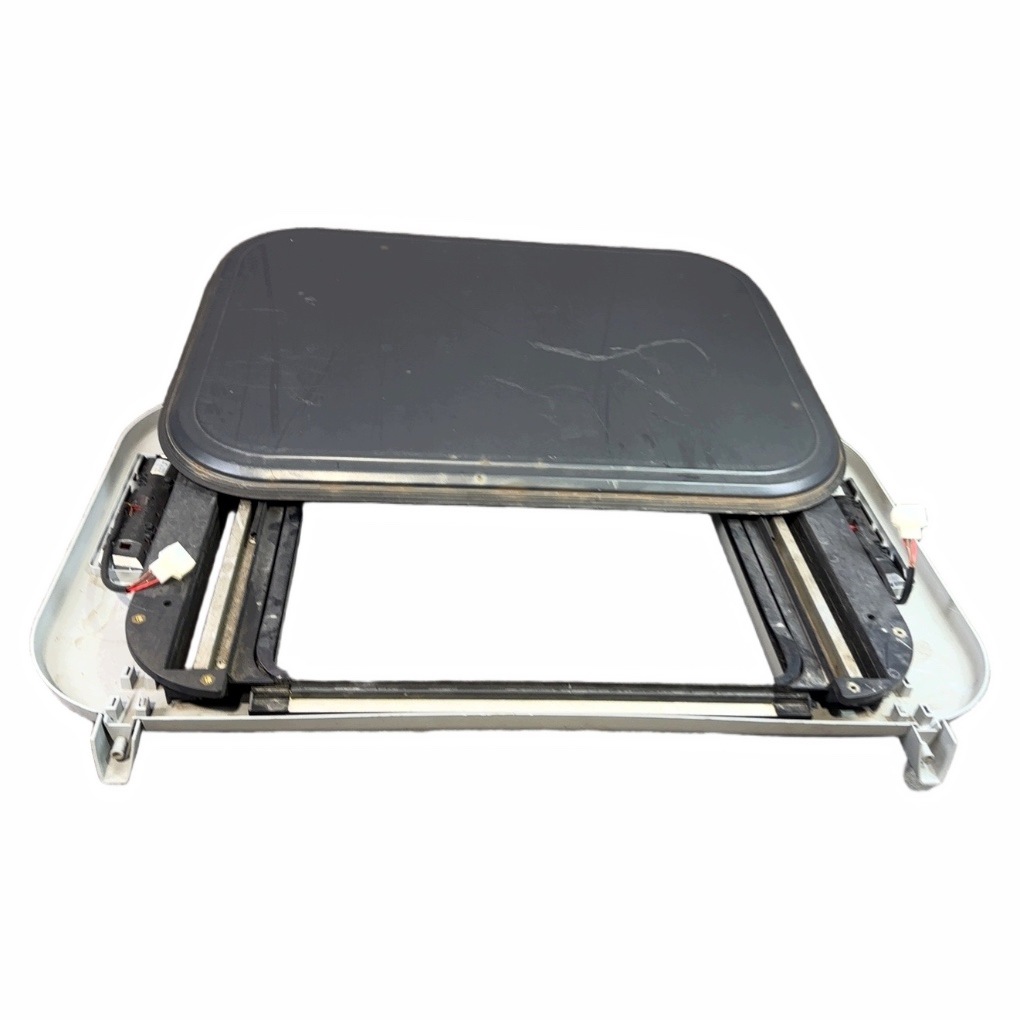 81629416047 MAN Roof Hatch