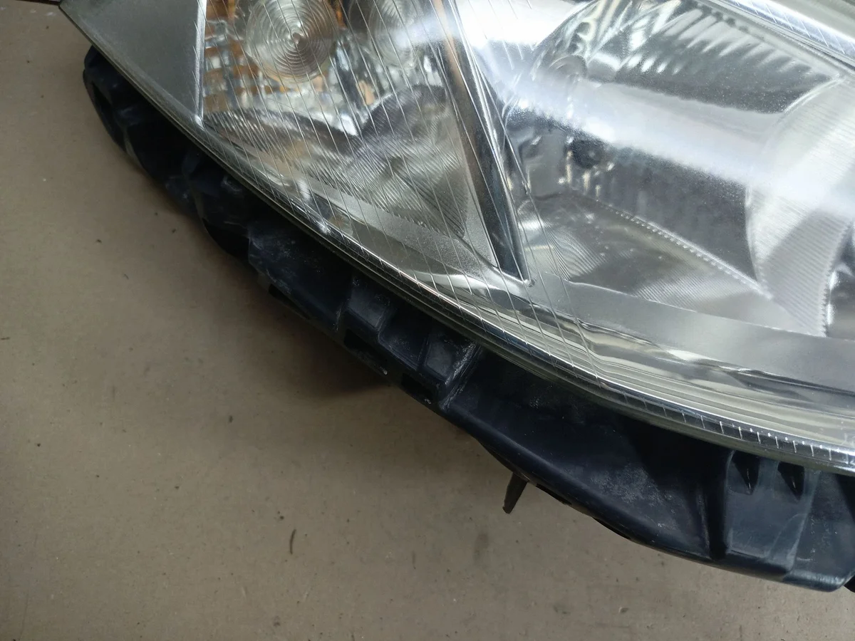 Oikea etuvalo Renault Megane II image 4