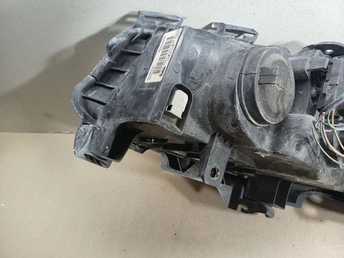 Oikea etuvalo Renault Megane II image 10