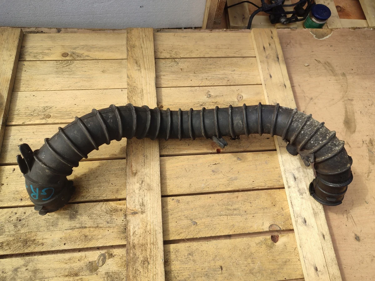 Renault Master II Intake Hose 8200453032C Used image 3