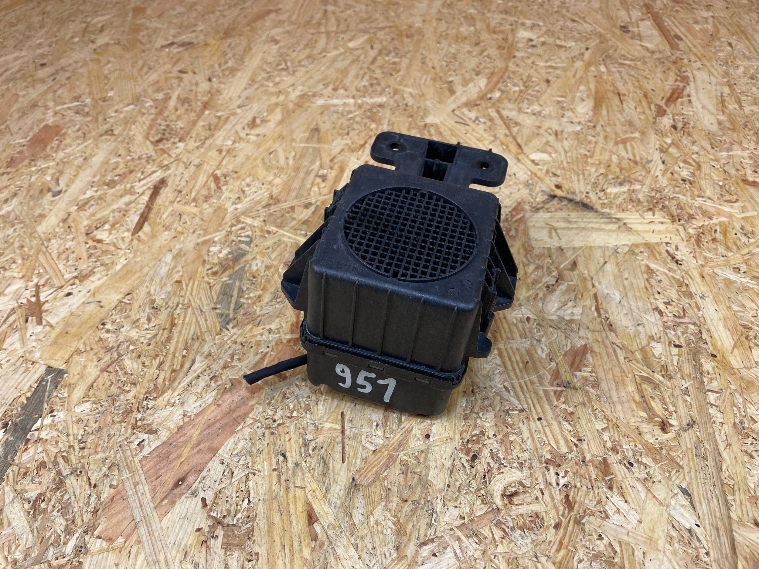 Engine Noise Generator Renault Zoe 256A85771R Used image 2