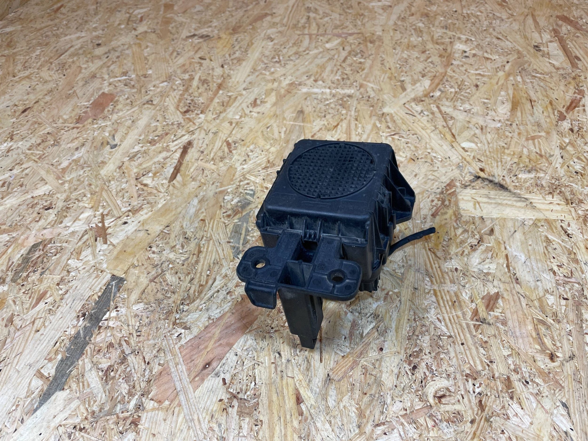 Engine Noise Generator Renault Zoe 256A85771R Used image 3