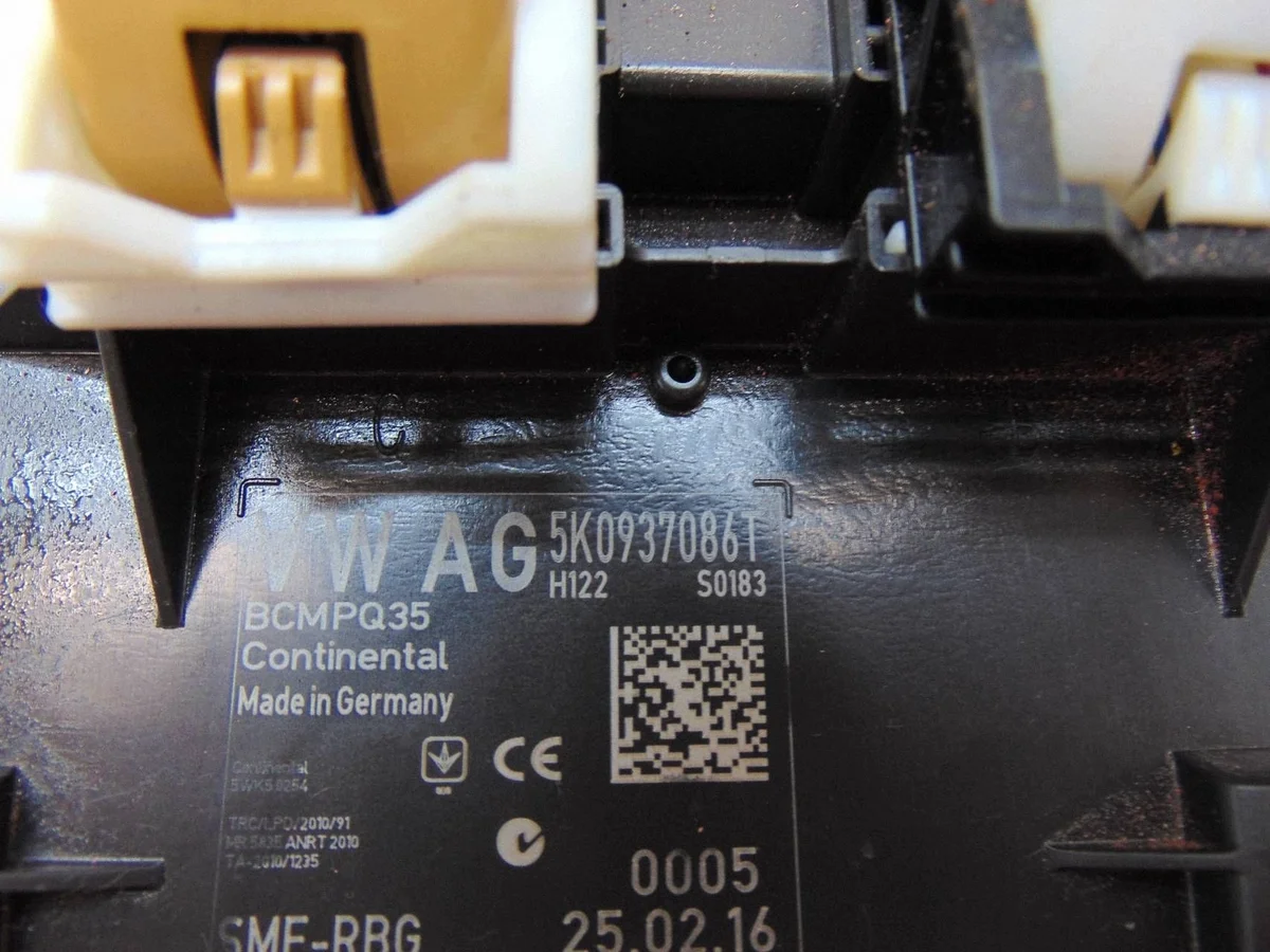 VW Tiguan Comfort Module 5K0937086T Used image 3
