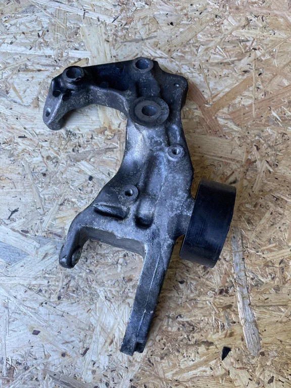 Tendeur courroie alternateur Opel Astra J 55565572