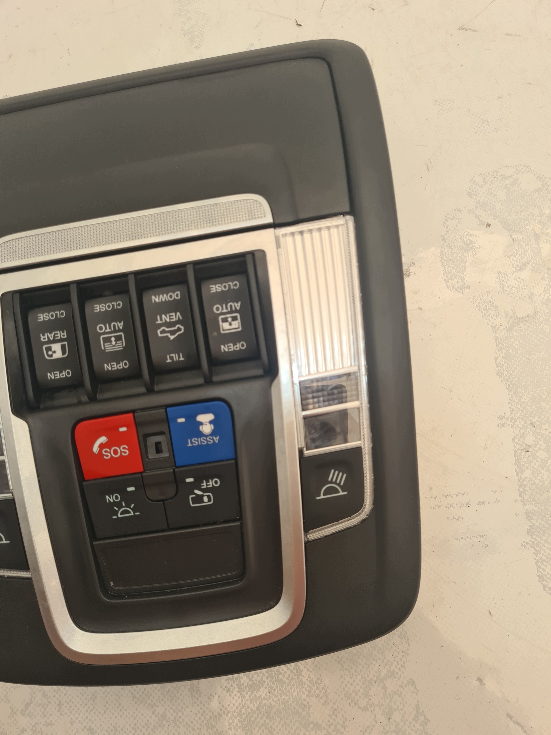 Dodge RAM V Lampe Habitacle 6EJ991X7AF image 4