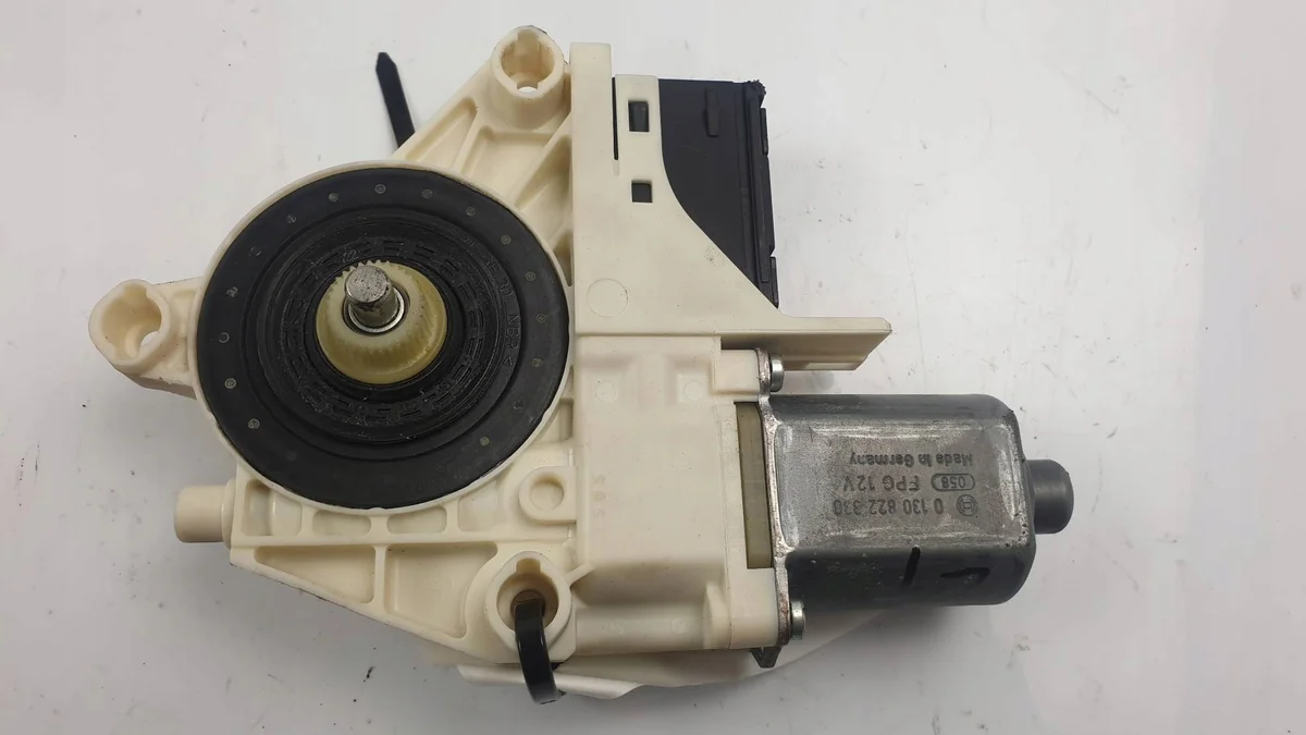 Motor do Vidro Renault 827310001R Usado