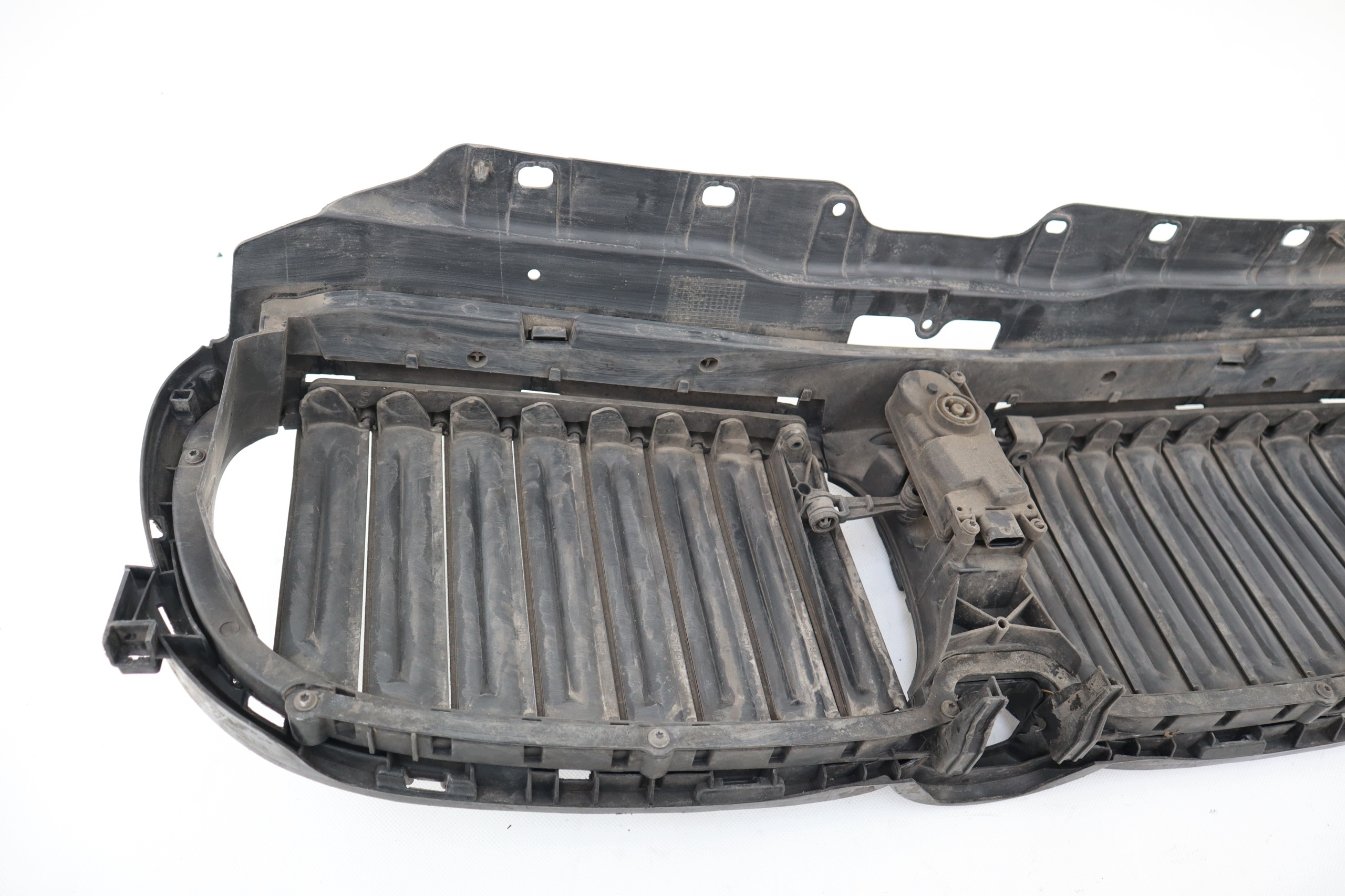 Calandre stores moteur BMW 7 G11 G12 51137497206 origine image 8