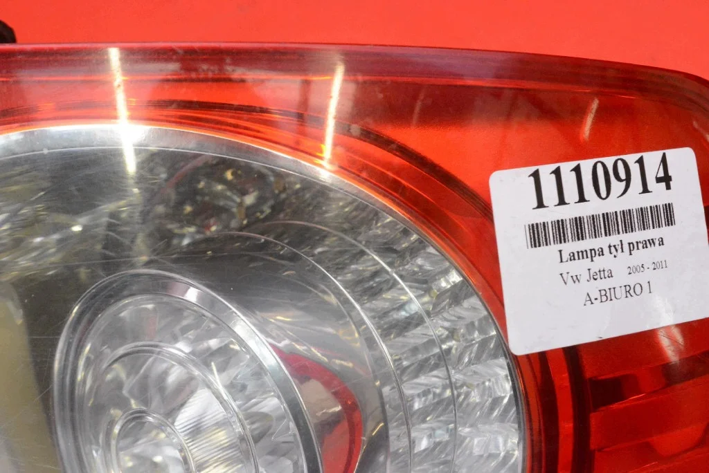 Luz trasera derecha VW Jetta 5 1K5945096G image 8
