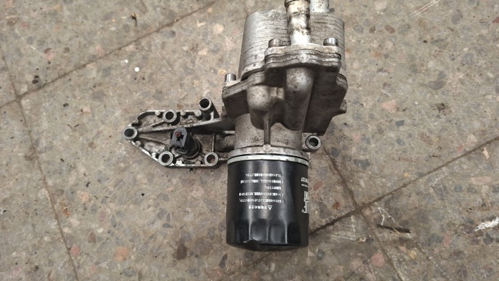 Öljynjäähdyttimen kotelo TRANSIT MK8 2.2 TDCI RF8K3Q6015AB bk3q-6b624-cd