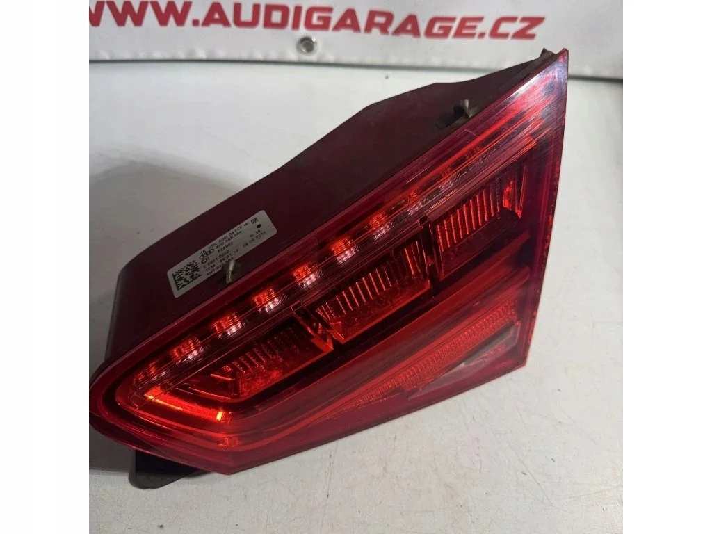 Sisävalo Audi A8 (4H) 4H0945094